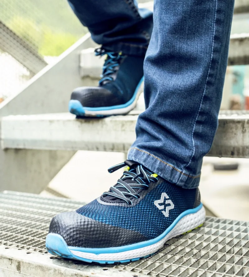 PUSBAČIAI CARBON ESD S1P